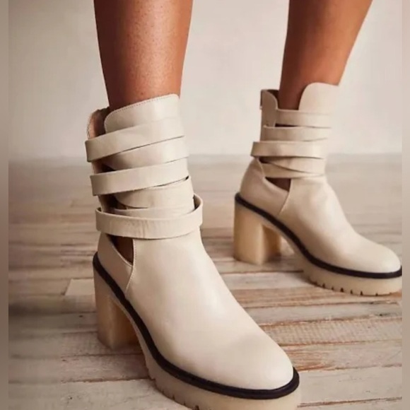 Free People Shoes - NEW 39.5 Free People Jesse Cutout Ankle Boots Leather Off-White Lug Sole Strappy